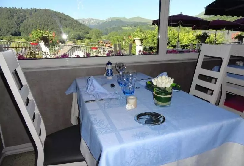 ホテル Logis Hôtel Le Beau Site