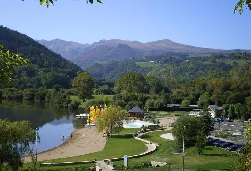 ホテル Logis Hôtel Le Beau Site