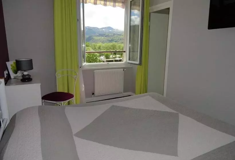 ホテル Logis Hôtel Le Beau Site