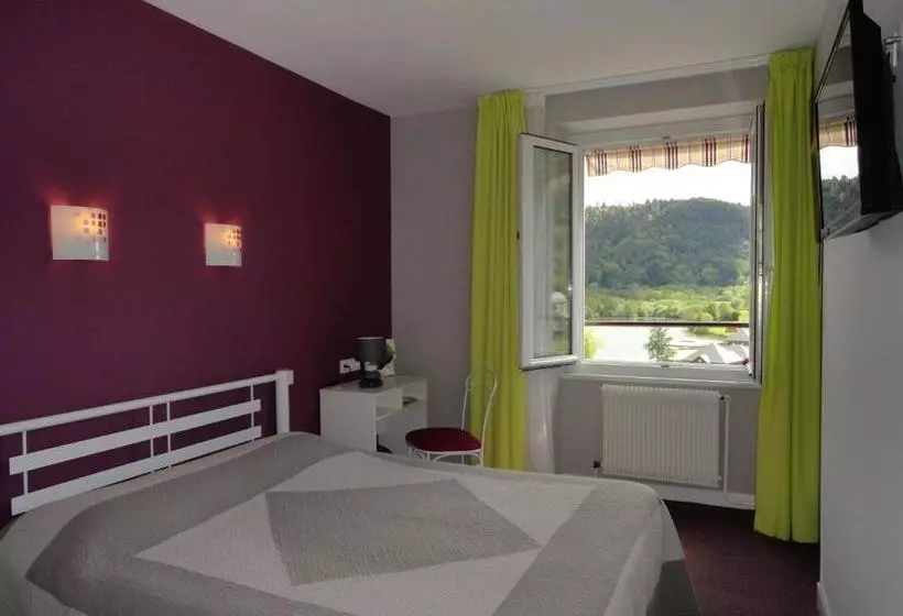 ホテル Logis Hôtel Le Beau Site