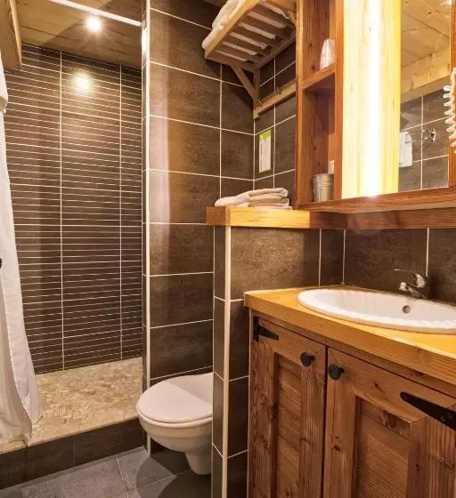 Отель Chalet Hôtel Du Mont Charvin & Spa