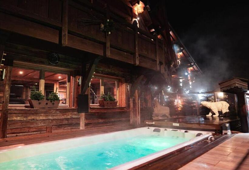 هتل Chalet Hôtel Du Mont Charvin & Spa