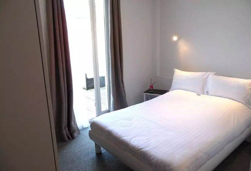 هتل Chante Grelet