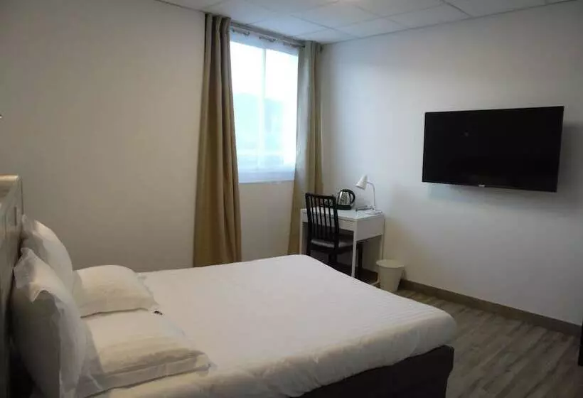 هتل Chante Grelet