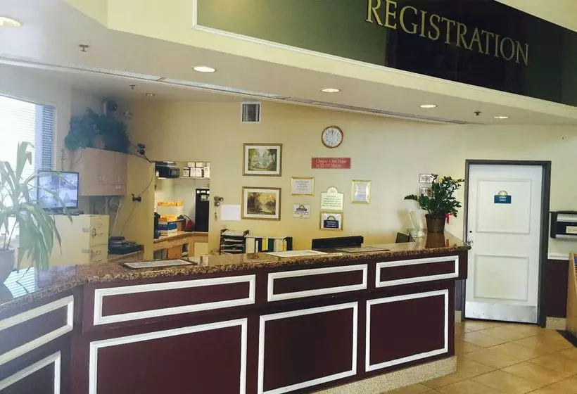 호텔 San Bernardino Inn & Suites