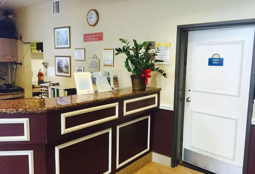 호텔 San Bernardino Inn & Suites