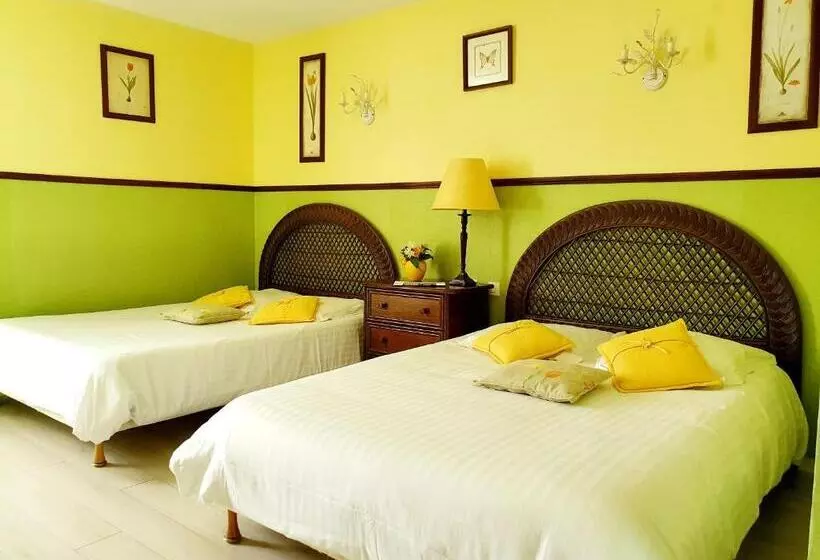 Отель Hôtel Restaurant Ferme De La Grande Cour