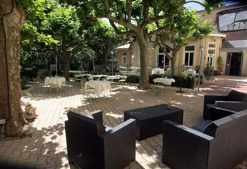 בית מלון כפרי Hôtel Des Thermes