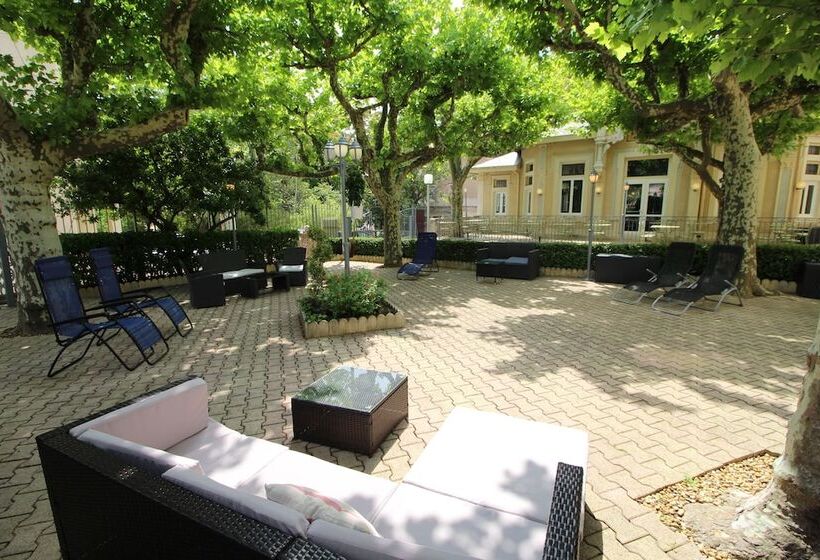 Отель Hôtel Des Thermes