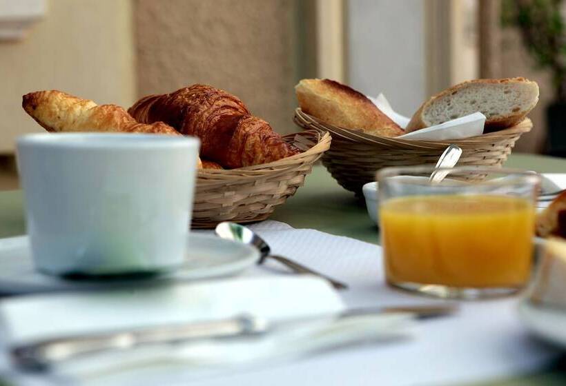 Отель Hôtel Des Thermes