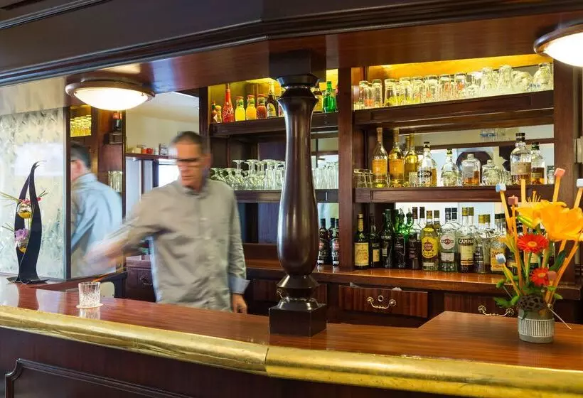 호텔 Hôtel Restaurant Du Château