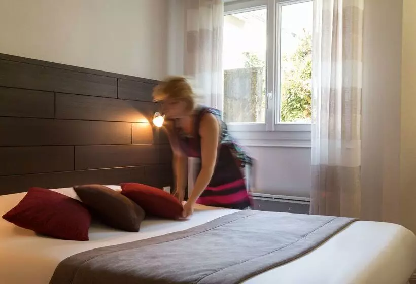 호텔 Hôtel Restaurant Du Château