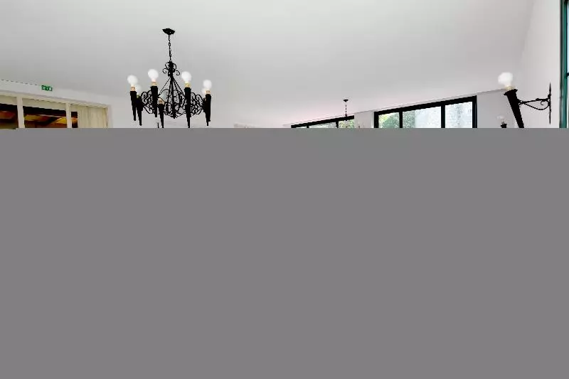 호텔 Hôtel Restaurant Du Château