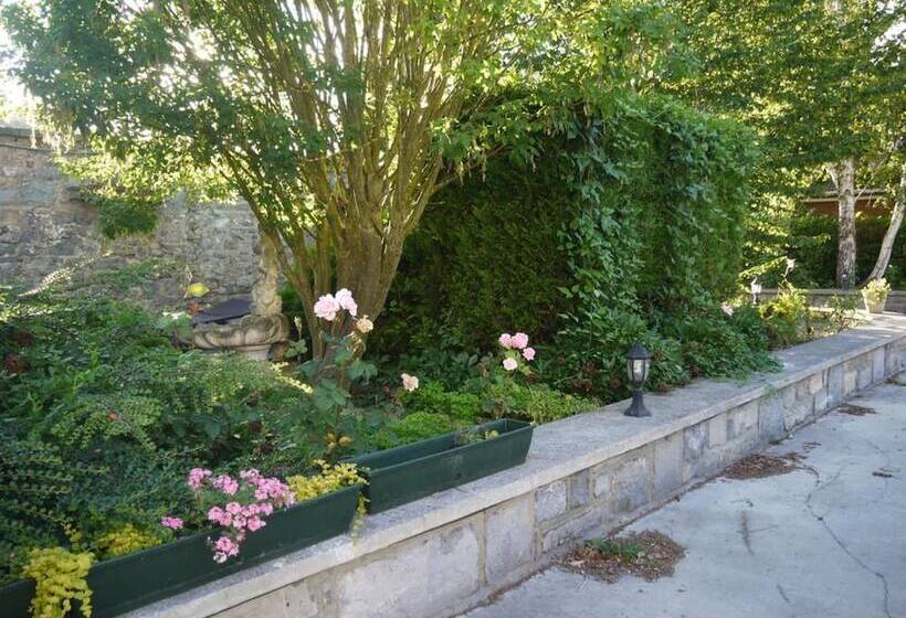 هتل Val Saint Hilaire