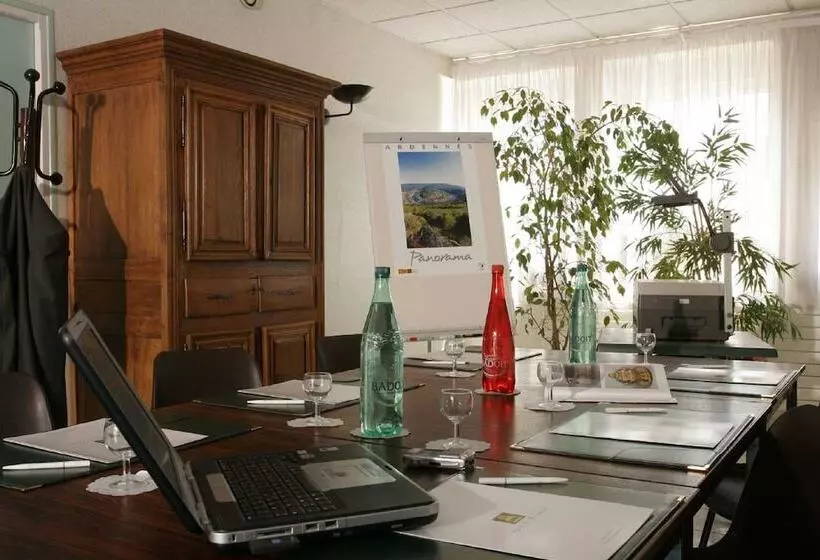 בית מלון כפרי Val Saint Hilaire