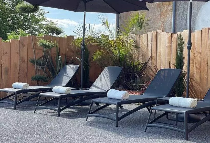 酒店 Logis Hôtel élégance Au Vieux Morvan Récemment Rénové