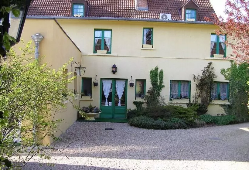 酒店 Logis Auberge A La Tete De Lard