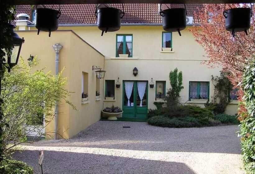 酒店 Logis Auberge A La Tete De Lard