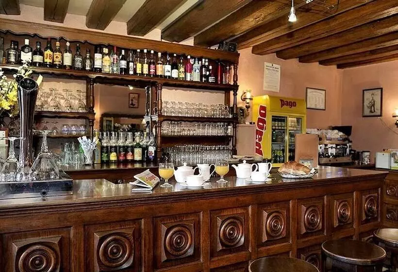 酒店 Logis Auberge A La Tete De Lard