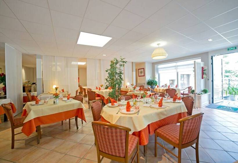 فندق Logis Auberge De La Rose