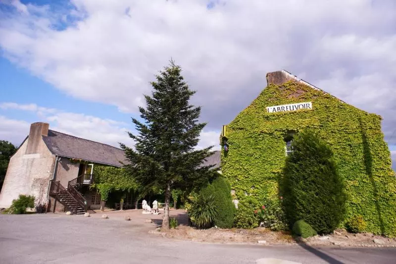 فندق Logis L Abreuvoir