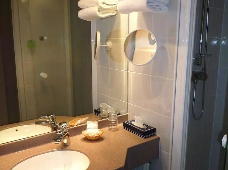 Отель The Originals City, Hôtel Rey Du Mont Sion, Saint Julien En Genevois Sud