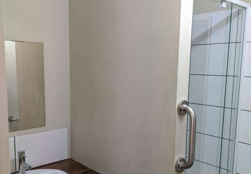 בית מלון כפרי Woolshed Eco Lodge