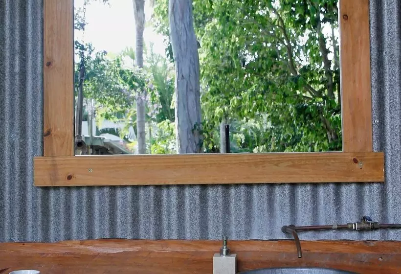 ホテル Woolshed Eco Lodge