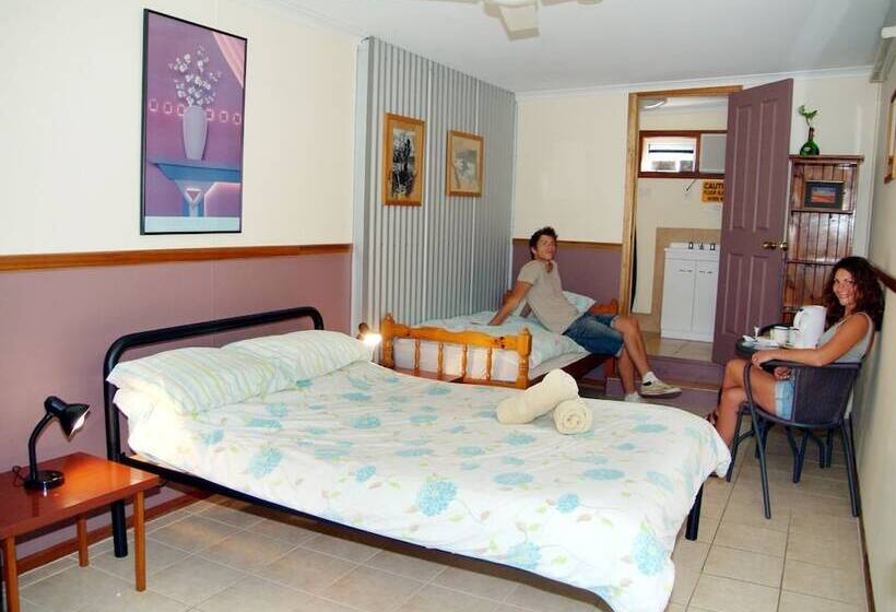 בית מלון כפרי Woolshed Eco Lodge