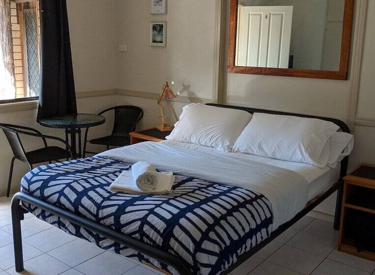 בית מלון כפרי Woolshed Eco Lodge