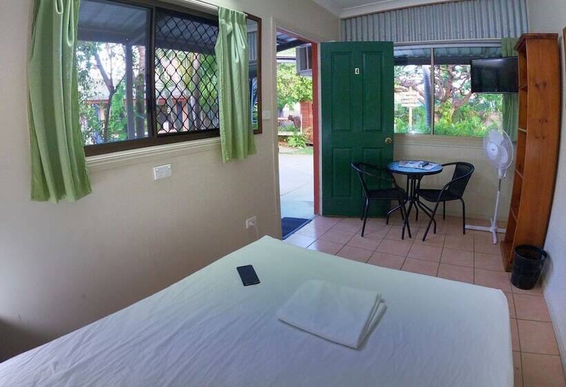 בית מלון כפרי Woolshed Eco Lodge