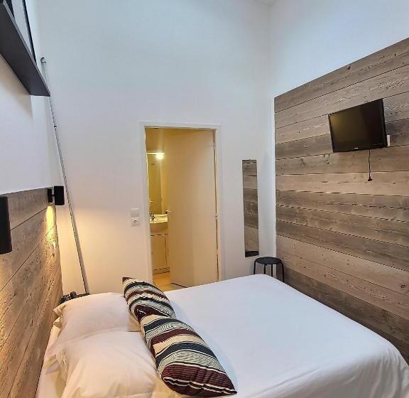 Отель Atlantis Hôtel