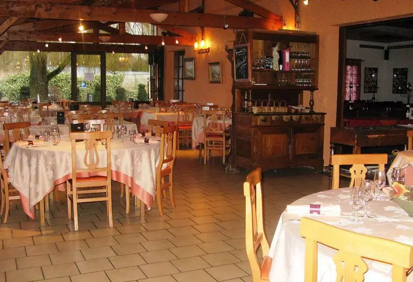 فندق Auberge De Moussy