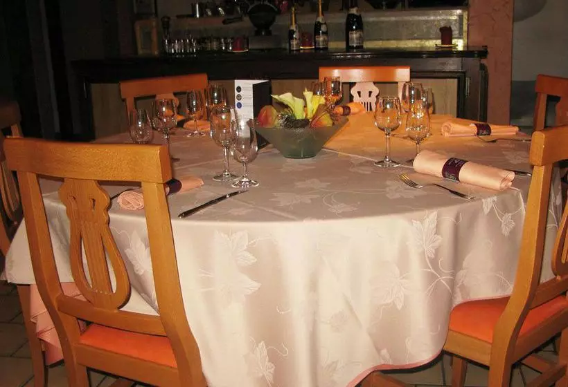 فندق Auberge De Moussy