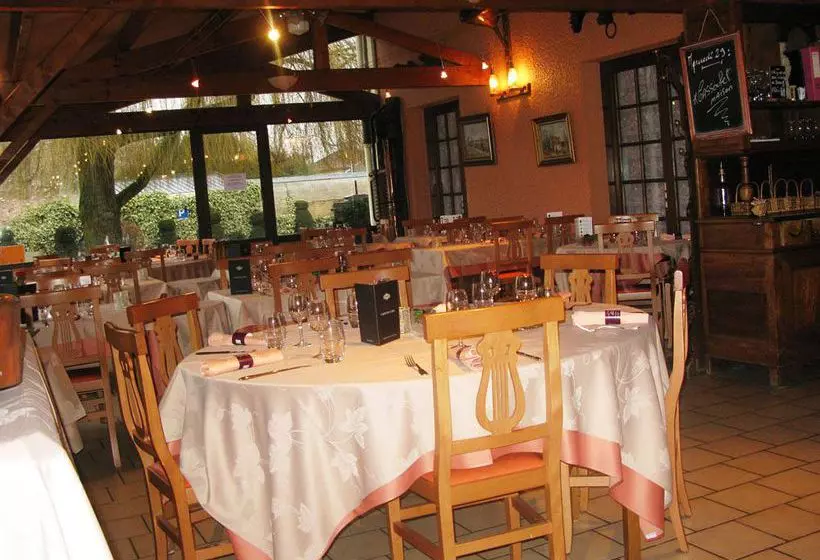 فندق Auberge De Moussy