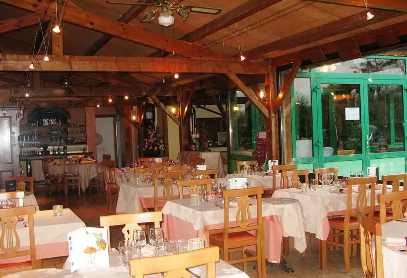 فندق Auberge De Moussy