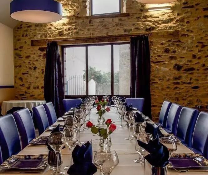 Отель Auberge De La Loire