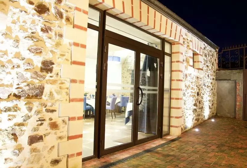 Отель Auberge De La Loire