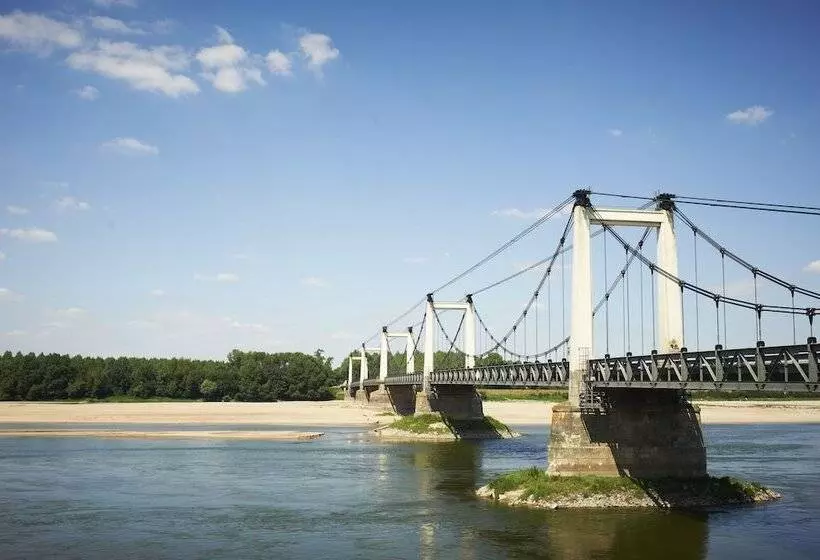 Отель Auberge De La Loire