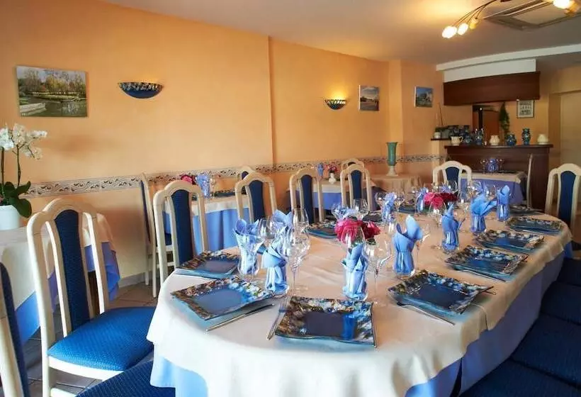 Отель Auberge De La Loire