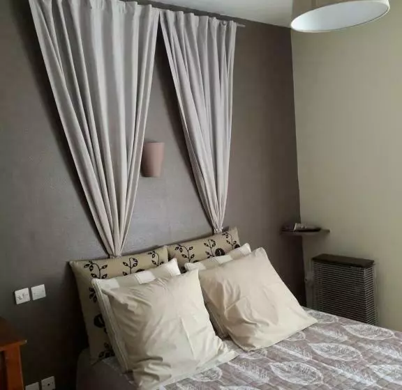 בית מלון כפרי Auberge Des Crêtes