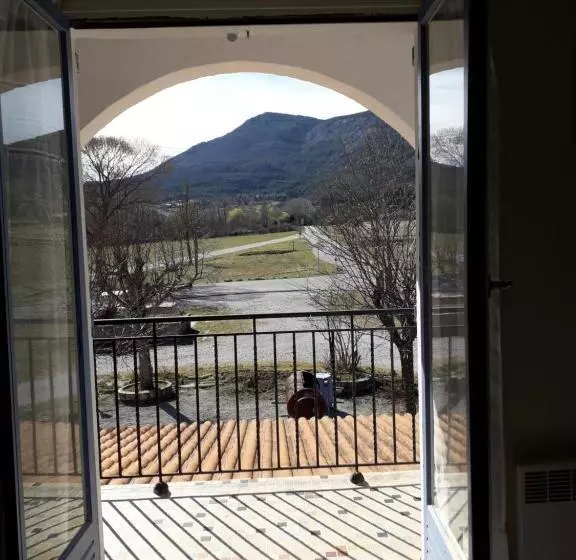 בית מלון כפרי Auberge Des Crêtes