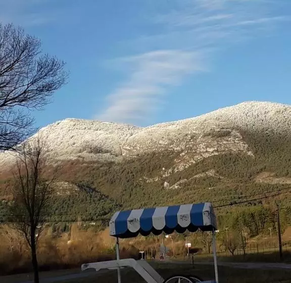 בית מלון כפרי Auberge Des Crêtes