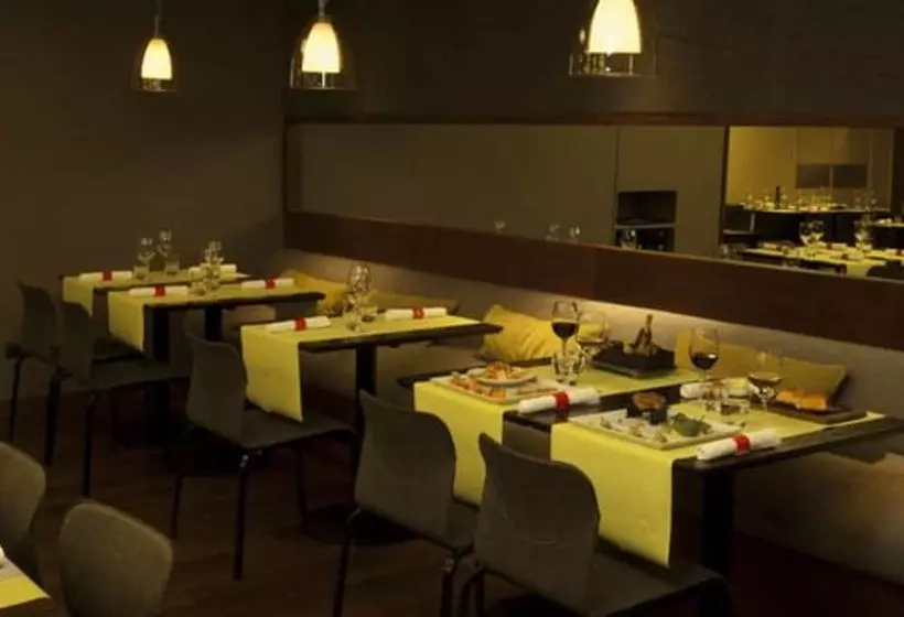 Отель Austral Plaza