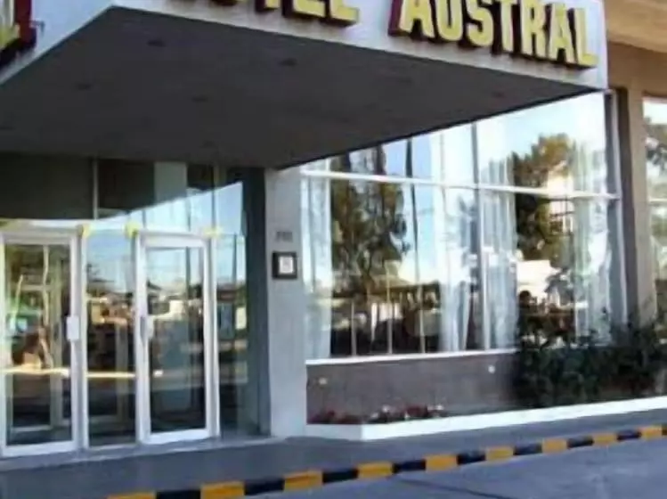 هتل Austral