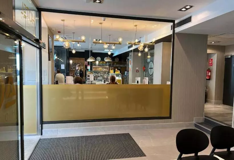 Hotel Avenida Gran Via