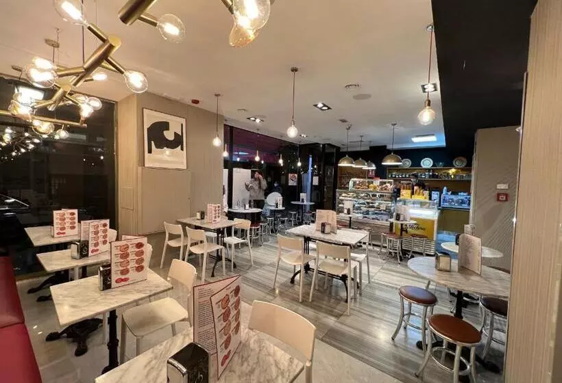 Hotel Avenida Gran Via