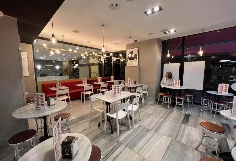 Hotel Avenida Gran Via