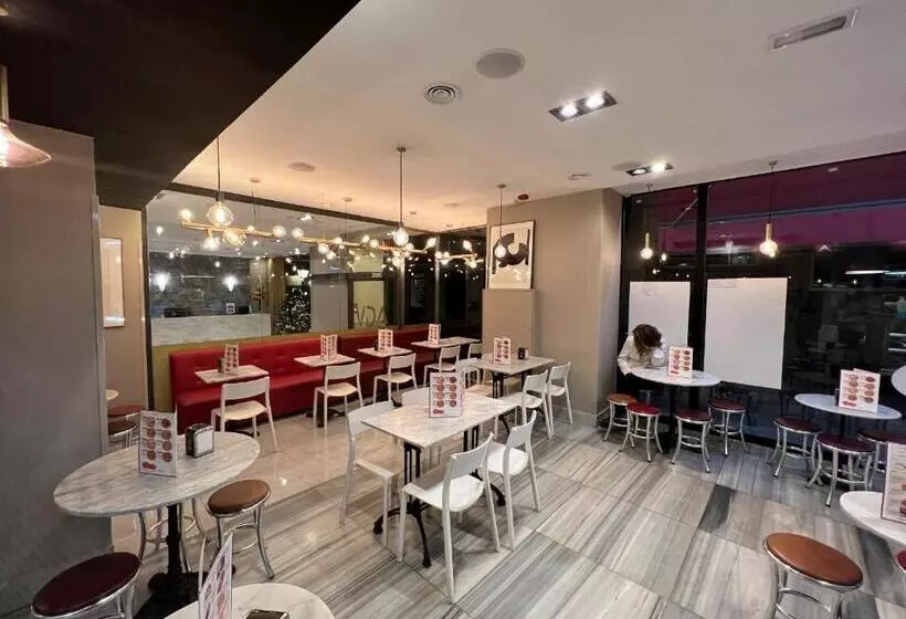 Hotel Avenida Gran Via