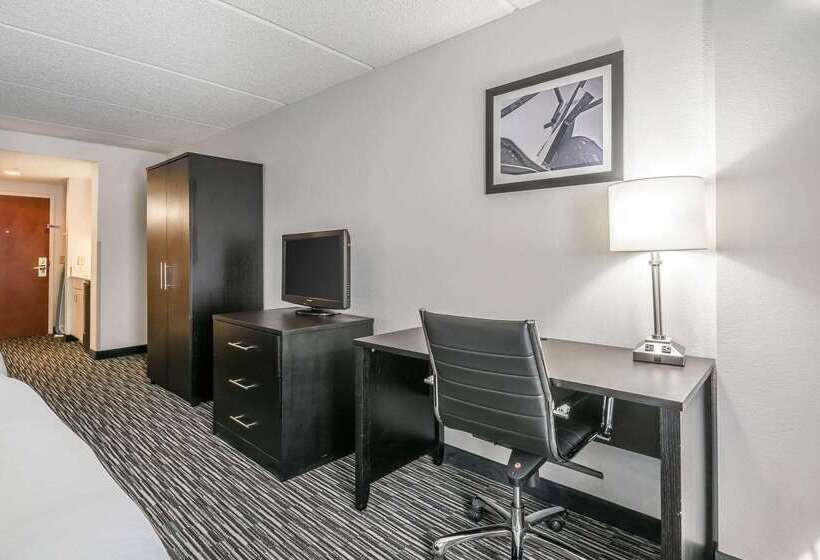 בית מלון כפרי Comfort Inn University